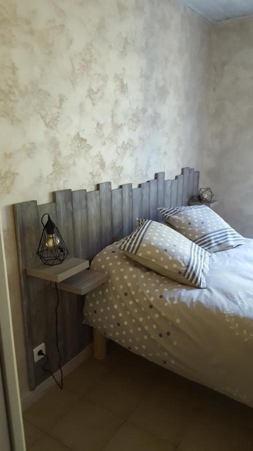 Chez Alexandra Bed and Breakfast Louchats Exteriör bild