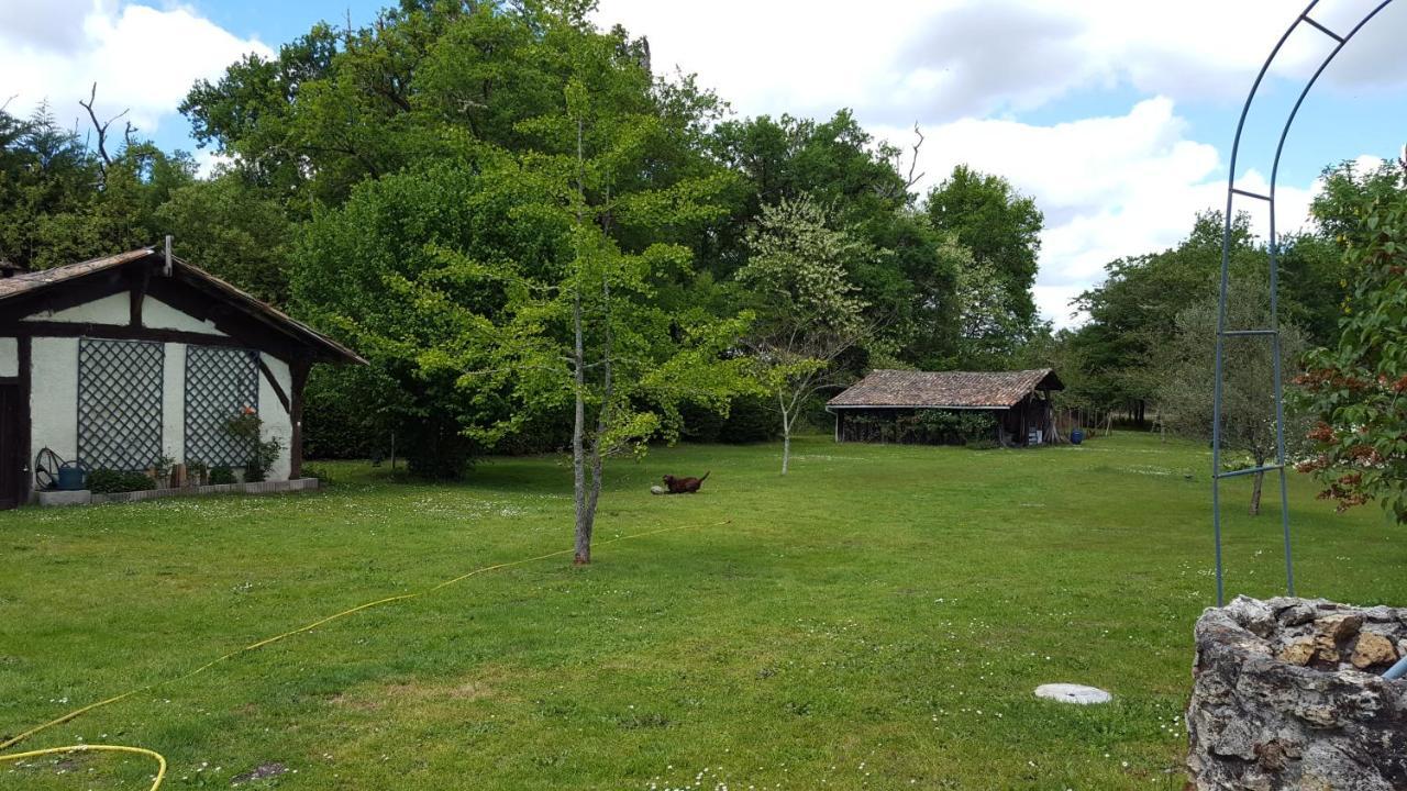 Chez Alexandra Bed and Breakfast Louchats Exteriör bild