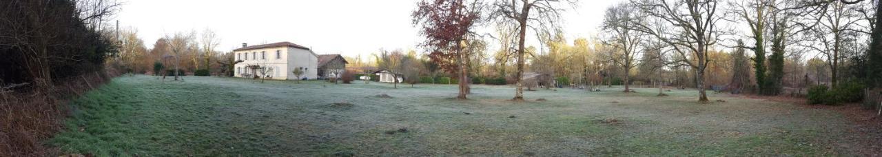 Chez Alexandra Bed and Breakfast Louchats Exteriör bild
