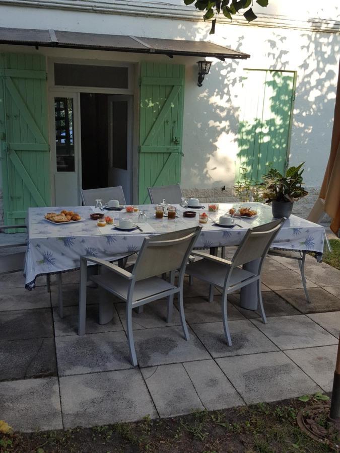 Chez Alexandra Bed and Breakfast Louchats Exteriör bild